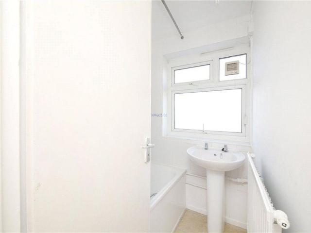 House for rent in Walworth, Greater London