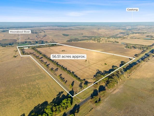 Cottage for sale in Lethbridge, Victoria