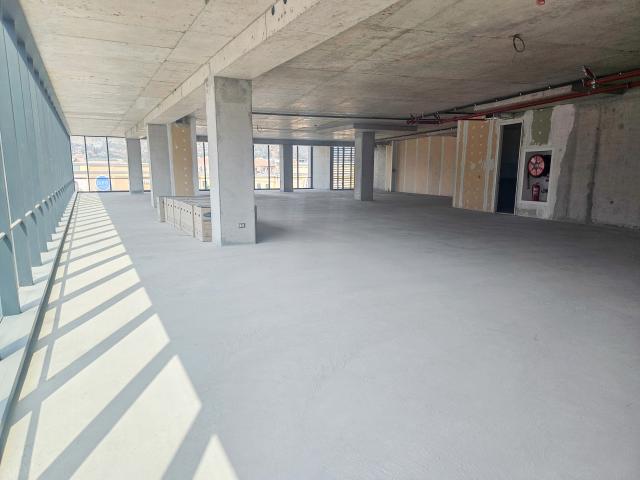 Los Adobes/El tranque Oficina Venta