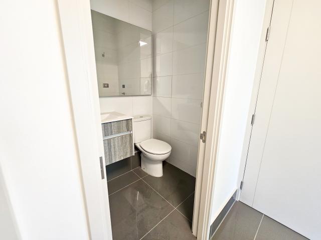 Los Adobes/El tranque Oficina Venta