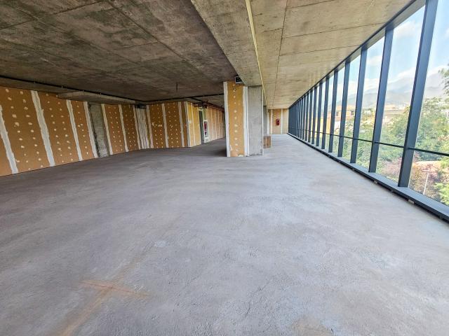 Los Adobes/El tranque Oficina Venta