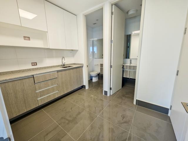 Los Adobes/El tranque Oficina Venta