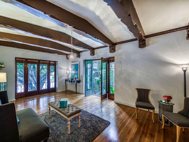 Apartment for rent in Canoga Park, California