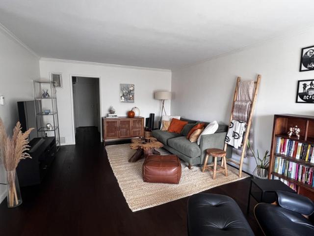 Room for rent in Los Feliz Neighborhood Council District, Los Angeles