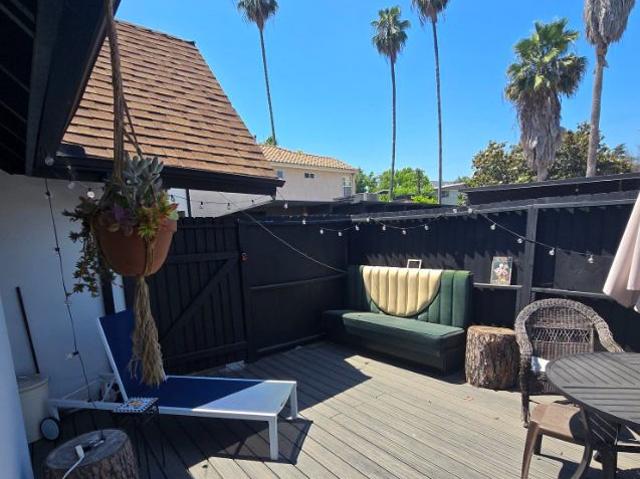 Room for rent in Canoga Park, California