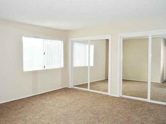 Apartment for rent in Canoga Park, California