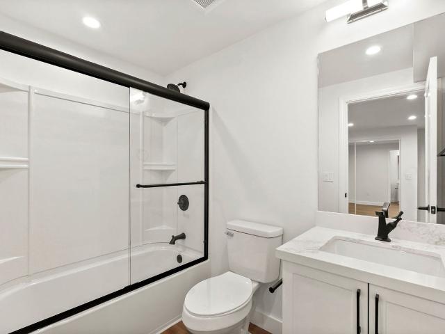 Apartment for rent in Canoga Park, California