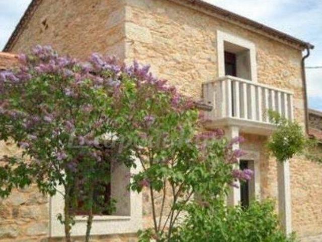 Casa en alquiler en La Zarza De Pumareda, Castilla y León