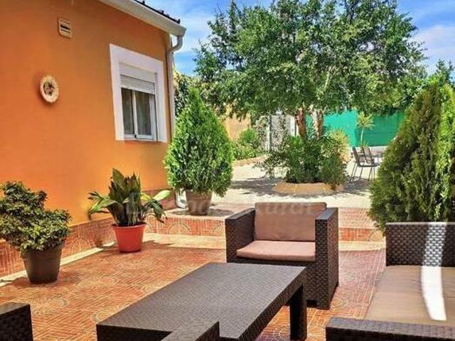 Casa en alquiler en Esparragalejo