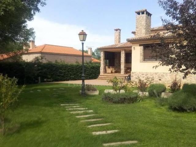 Casa en alquiler en Navas de Riofrío, Segovia