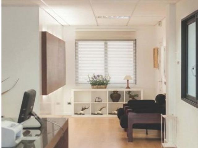 Local Comercial en alquiler en Los Remedios, Sevilla