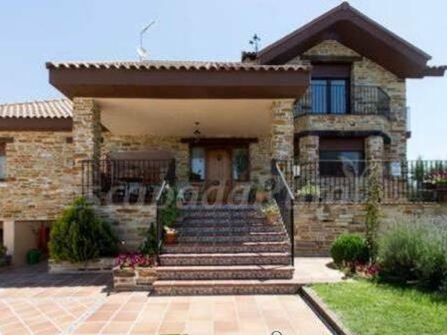 Casa en alquiler en Venturada