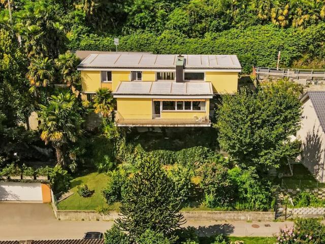 Haus kaufen in Losone, Tessin