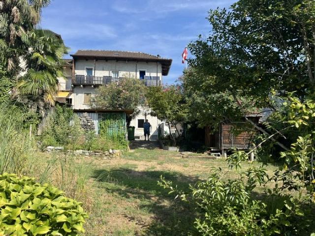 Haus kaufen in Losone, Tessin