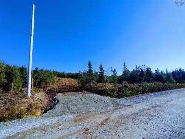 House for sale in Ostrea Lake, Nova Scotia