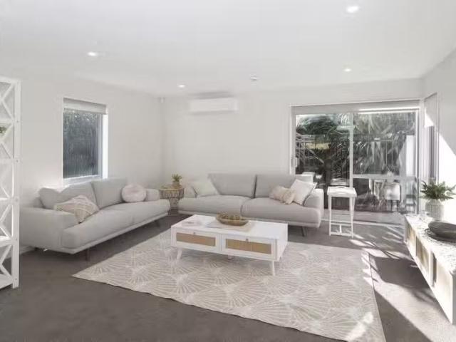 House for sale in Chaslands, Canterbury