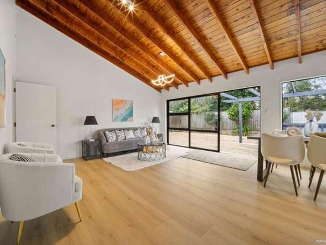 House for sale in Paremoremo