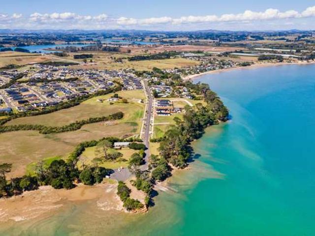 Land for sale in Awhitu, Oroua County