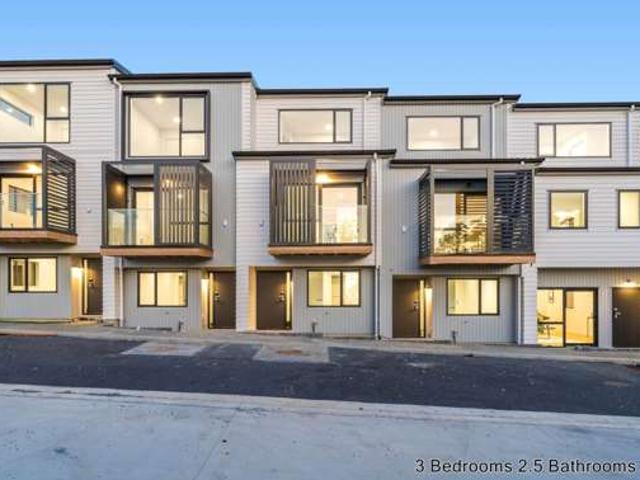 Townhouse for sale in Balmoral