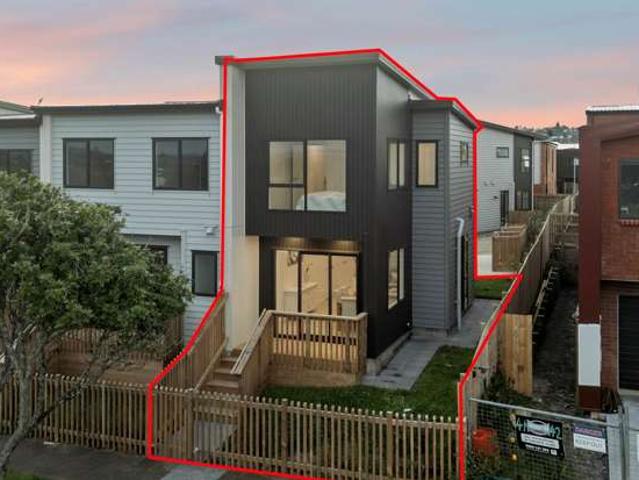 Townhouse for sale in Glen Innes, Oroua County