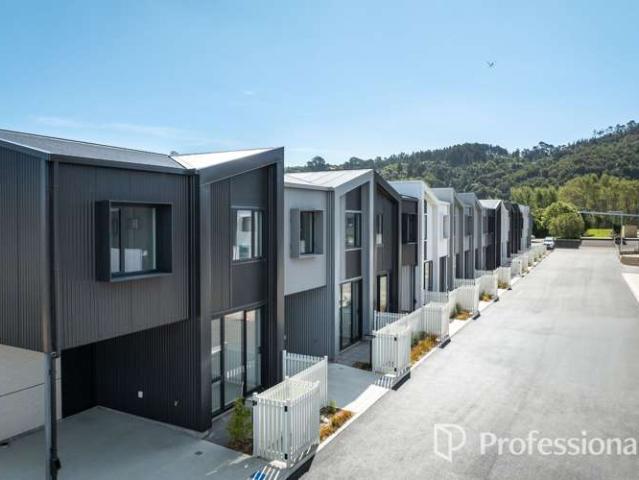 Townhouse for sale in Days Bay, Wellington