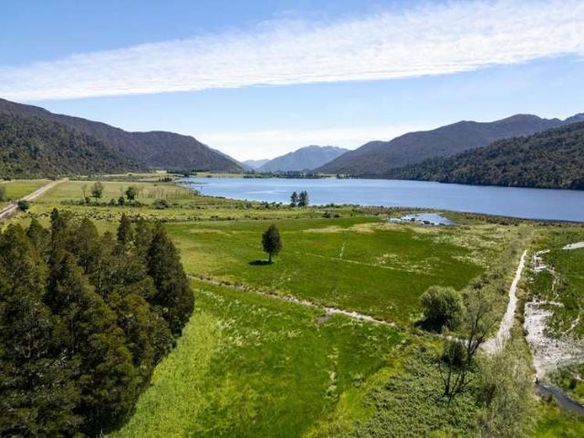Property for sale in Inchbonnie, West Coast