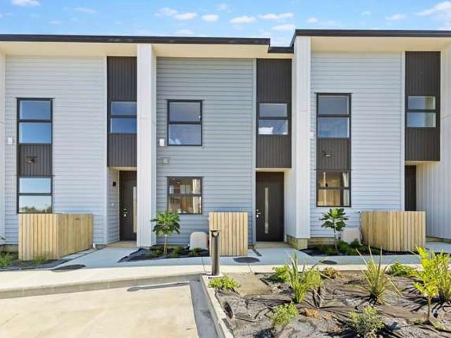 Townhouse for sale in Glen Innes