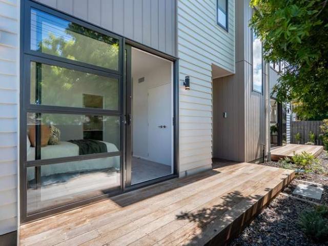 House for sale in Bayswater