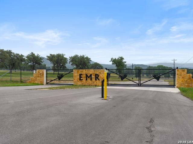Land for sale in Pipe Creek, Texas
