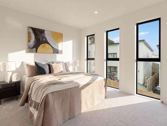 House for sale in Glenfield, Kaipātiki