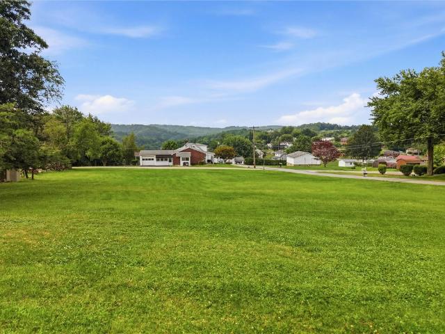 Farm for sale in Leechburg, Pennsylvania