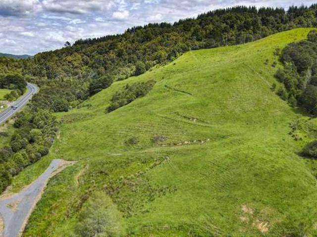 Property for sale in Waitakaruru, Waikato