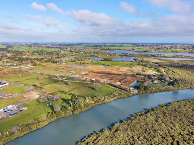 Land for sale in Awhitu