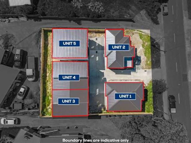 Townhouse for sale in Hillsborough
