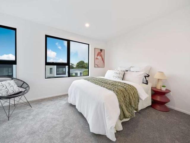 Townhouse for sale in Te Atatū Peninsula, Henderson-Massey