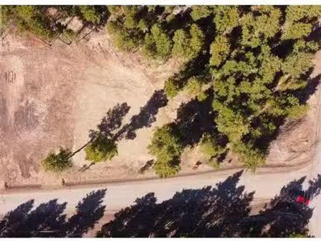 House for sale in 108 Mile Ranch, British Columbia