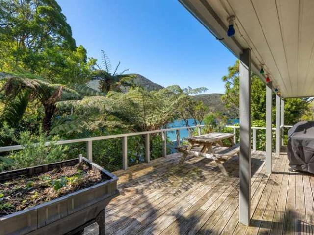 Property for sale in Marlborough