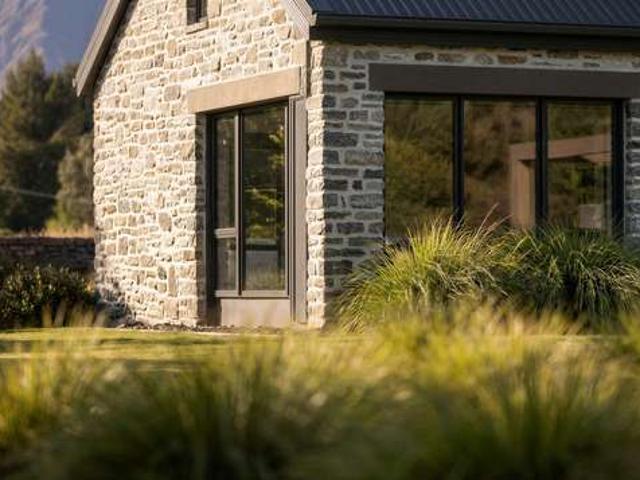 House for sale in Otakou