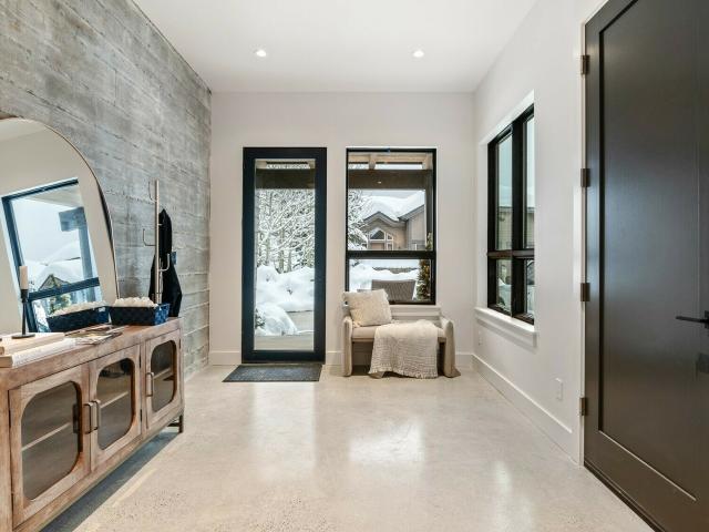 House for sale in Sandpoint