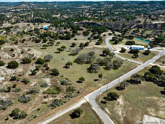 Land for sale in Pipe Creek, Texas