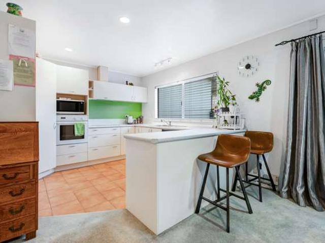 House for sale in Unsworth Heights, Upper Harbour