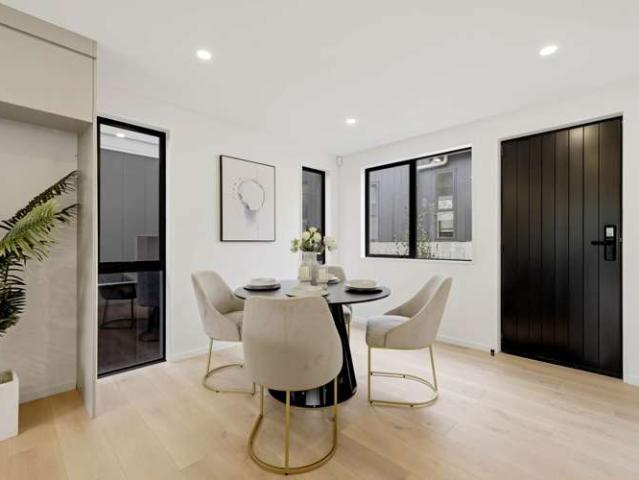 House for sale in Paremoremo