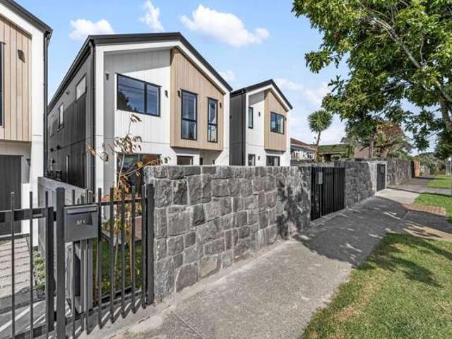 House for sale in One Tree Hill, Oroua County