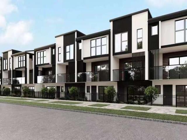Townhouse for sale in Paremoremo