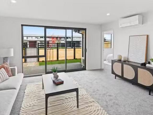 House for sale in Chaslands, Canterbury