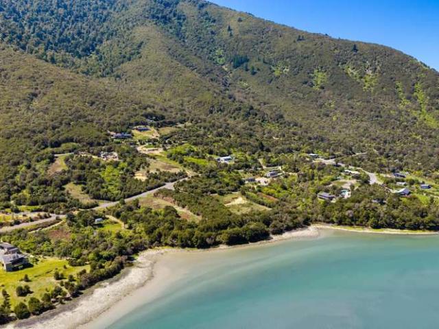 Land for sale in Marlborough