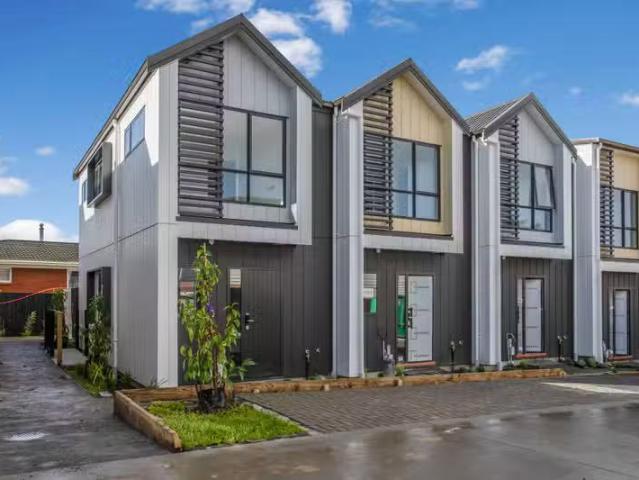 Apartment for sale in Papakura