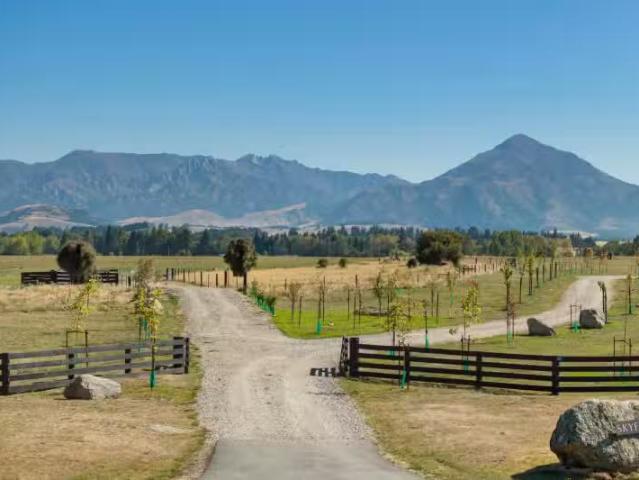 House for sale in Otakou