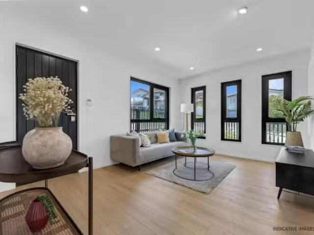 House for sale in Oratia