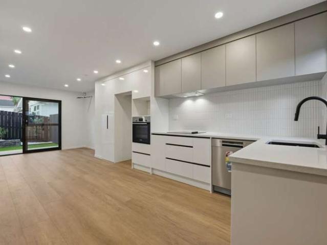 Townhouse for sale in Mount Wellington